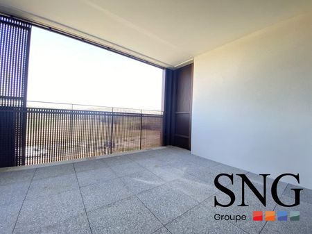 T2 AVEC LOGGIA ET DEUX PARKINGS - Photo 3