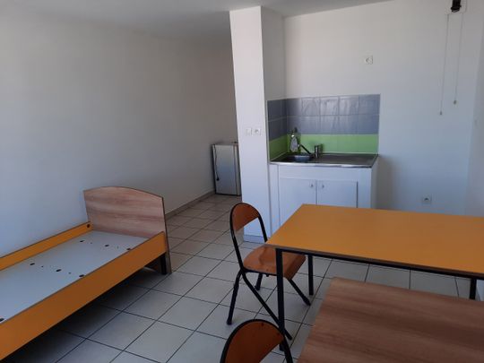 A louer Appartement Type 1 à SAINTE CLOTILDE - Photo 1