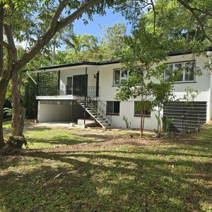 PRIME LOCATION NEAR BOTANIC GARDEN - Photo 2