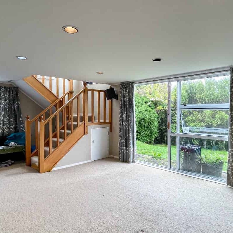 Charming 3-Bedroom Family Home in Paparangi – Spacious, Sunny, and Private - Photo 1