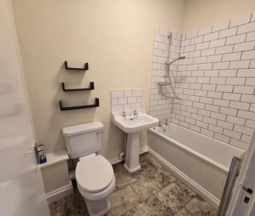 2 bedroom terraced house to rent - Photo 5