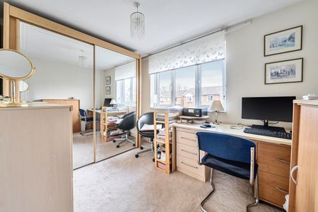 Coningsby Close, MAIDENHEAD - Photo 3