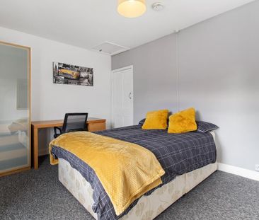 4 bedroom terraced house to rent - Photo 5