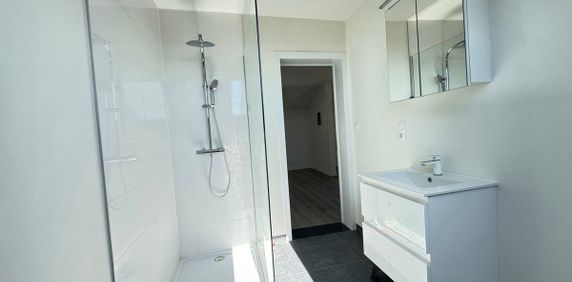 Appartement te huur in Oostende voor € 650 met 1 slaapkamer - Photo 2