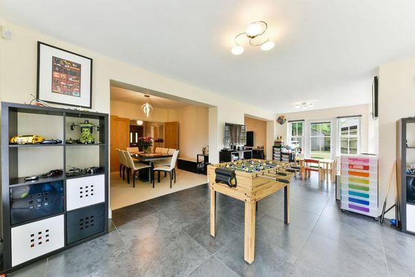 6 bedroom detached house to rent - Photo 1