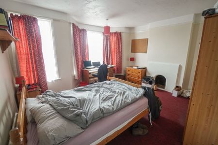4 Bedroom House To Rent in Winton - £1,760 pcm Tenancy Info - Photo 3