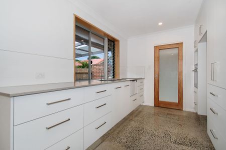 Beach Side Suffolk Park - Photo 3