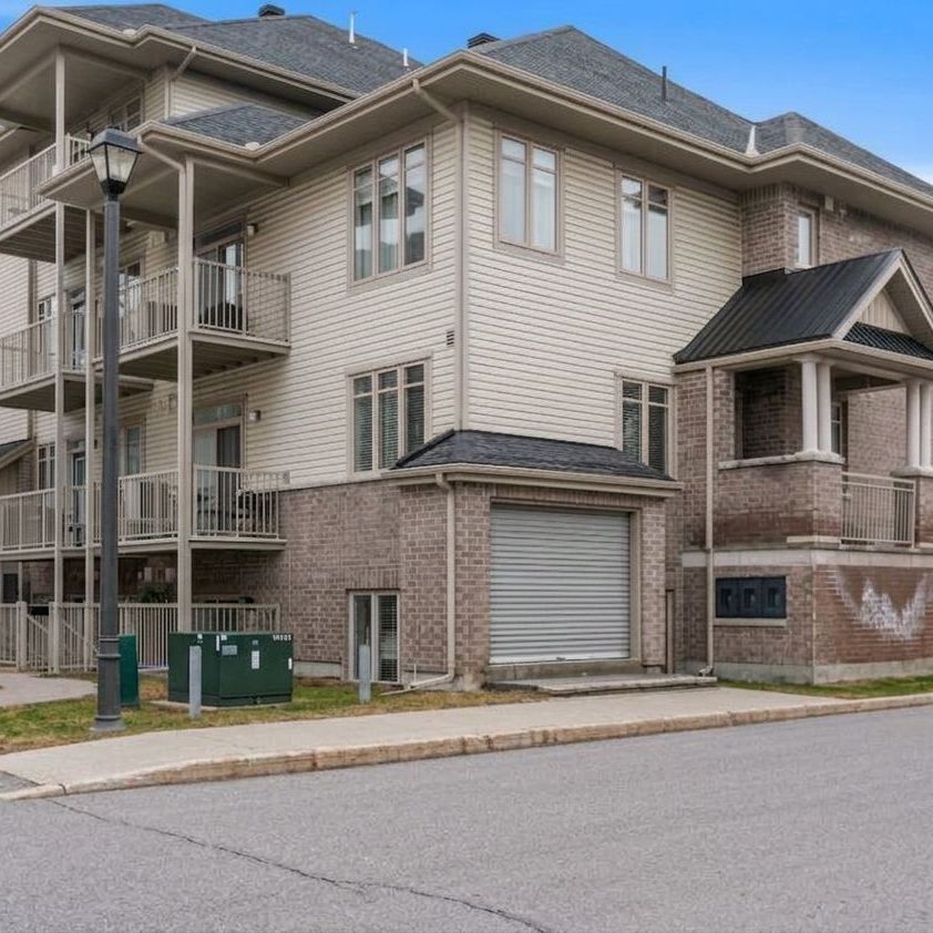 For Lease - 28 Tadley Private, Barrhaven, Ontario - Photo 1