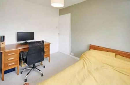 2 bedroom semi-detached house to rent - Photo 3