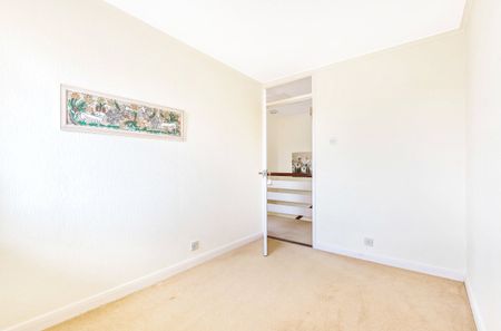 3 bedroom detached house to rent - Photo 4