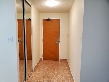 For Lease - 256 Doris Avenue Unit# 1011, Toronto, Ontario - Photo 4