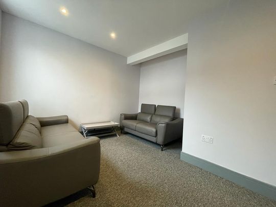 4 bedroom terraced house to rent - Photo 1