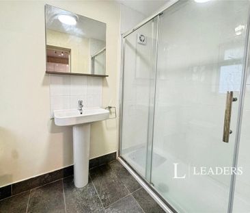 2 bedroom flat to rent - Photo 4