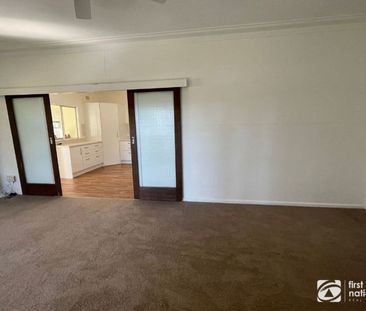 This country home is a rare find - Photo 1