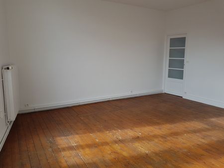 Location Appartement 3 pièces 74m² LENS 62300 - Photo 2