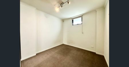 Three Bedroom Riverside Apartment - Photo 3