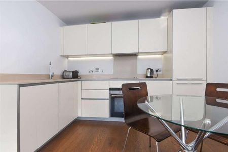 1 Bed Flat, Lambarde Square, SE10 - Photo 5