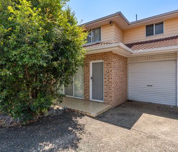 Spacious Three-Bedroom Townhouse - Photo 6