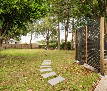 Charming Queenslander on the Hill - Light, Leafy and Full of Character - Photo 5