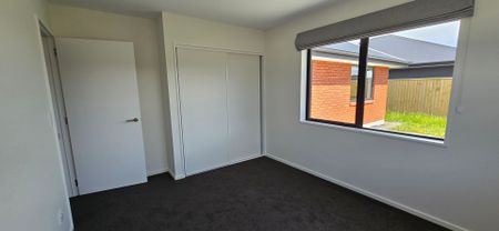 Brand new 4 bedroom home - Photo 3