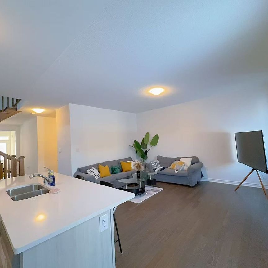 For Lease - 704 Mika Street, Innisfil, Ontario - Photo 1