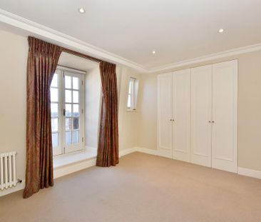 3 bedroom flat to rent - Photo 4