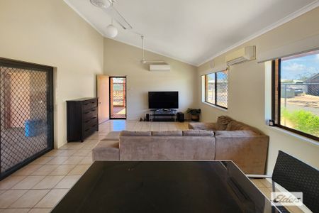 12 Holtze Crescent - Photo 4