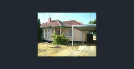 FRESHLY PAINTED HOME IN GREAT LOCATION - Photo 5