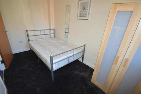 4 bedroom house to rent - Photo 3