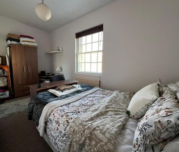 4 bedroom semi-detached house to rent - Photo 5