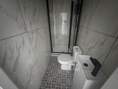 2 bedroom flat to rent - Photo 5