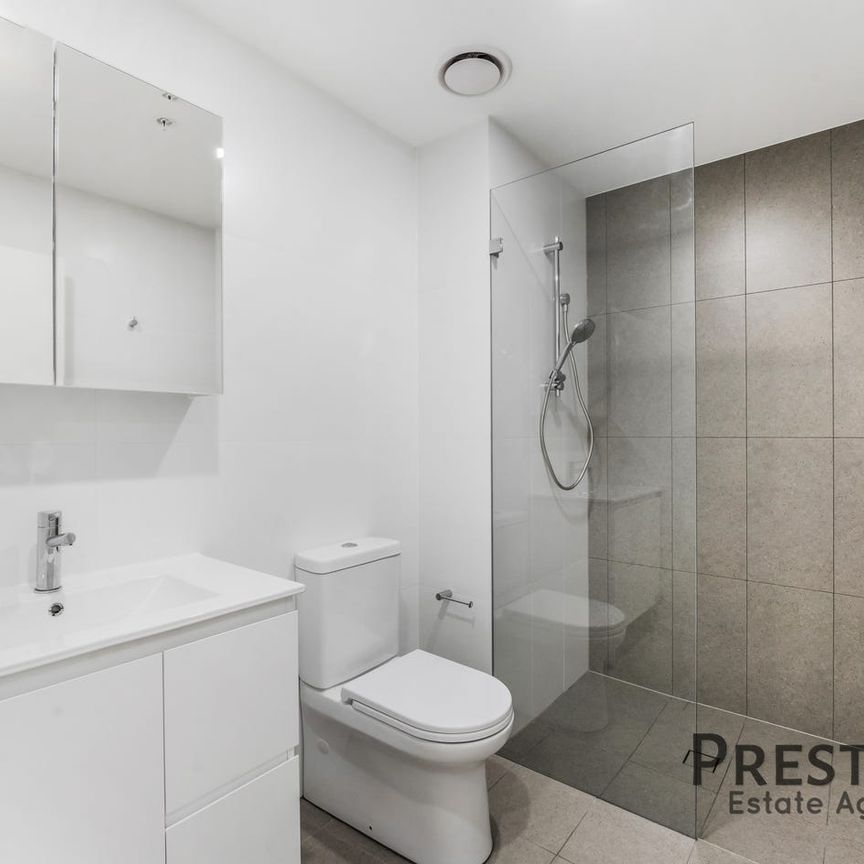 Spacious Luxury Apartment! - Photo 1