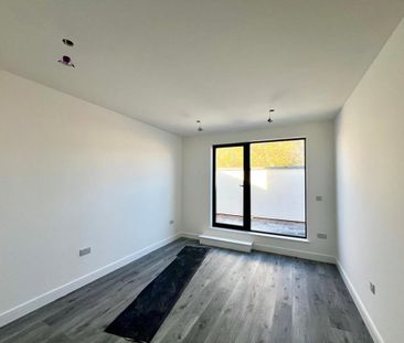 5 bedroom semi-detached house to rent - Photo 4