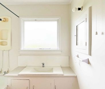 Charming Home in the Heart of Glengarry - Photo 5