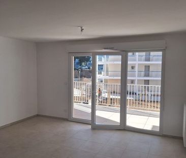 T2 AVEC LOGGIA + PARKING - Photo 2