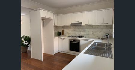 Immaculate Townhouse in a Private Cul-de-Sac Setting - Photo 2