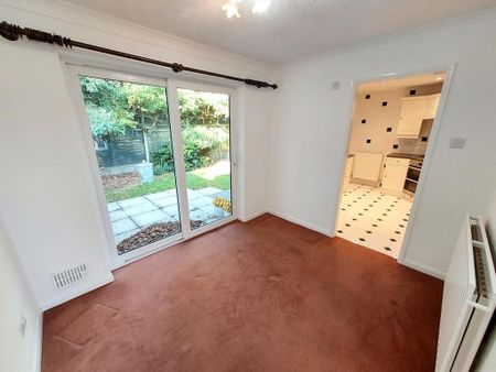 3 bedroom detached bungalow to rent - Photo 4