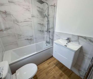 Bury New Road, Heywood, Greater Manchester, OL10 - Photo 4