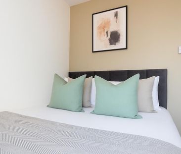 3 bedroom ground floor flat to rent - Photo 2