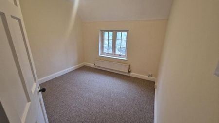 5 bedroom detached house to rent - Photo 4