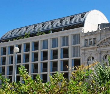 NIMES CENTRE VILLE / PORTE AUGUSTE - GRAND T2 avec BALCON et PARKING - Photo 1