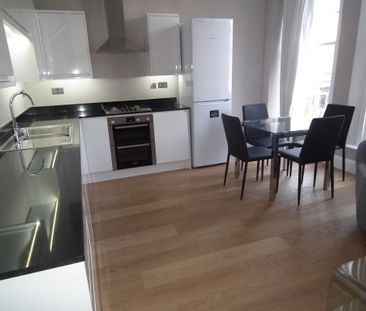 2 bedroom flat to rent - Photo 4