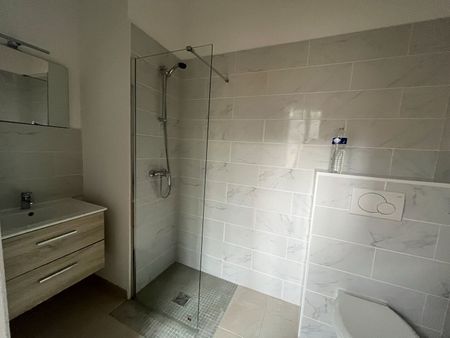 Location Appartement 2 pièces 38m² LILLE 59000 - Photo 2