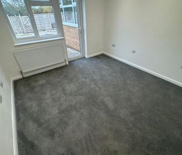 6 bedroom semi-detached house to rent - Photo 3