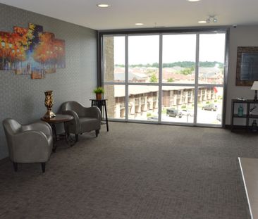 For Lease - 5020 Corporate Drive Unit# 414, Burlington, Ontario - Photo 3