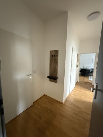 + Grazer Juwel + Helle möblierte 2-Zimmer Wohnung mit Altbau-Charme und durchdachter Raumaufteilung! - Photo 2