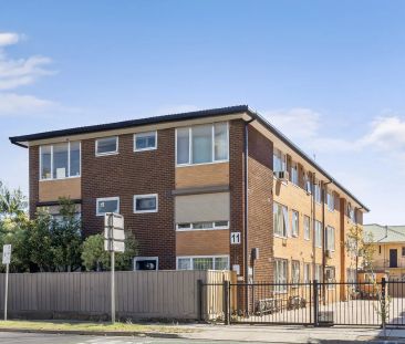 A Lifestyle Opportunity in the Heart of Chapel Street! - Photo 2