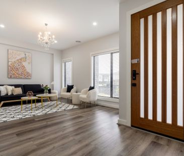 Modern Family Home - Photo 3