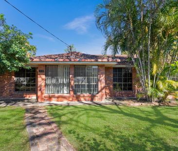 Spacious Family Home on a Huge Block with Side Access | 48 Goondool... - Photo 5