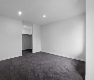 A SPACIOUS FAMILY RETREAT – TOWNHOUSE LIVING AT ITS BEST - Photo 3